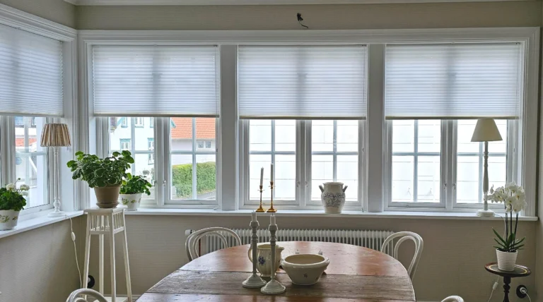 Vita plisségardiner